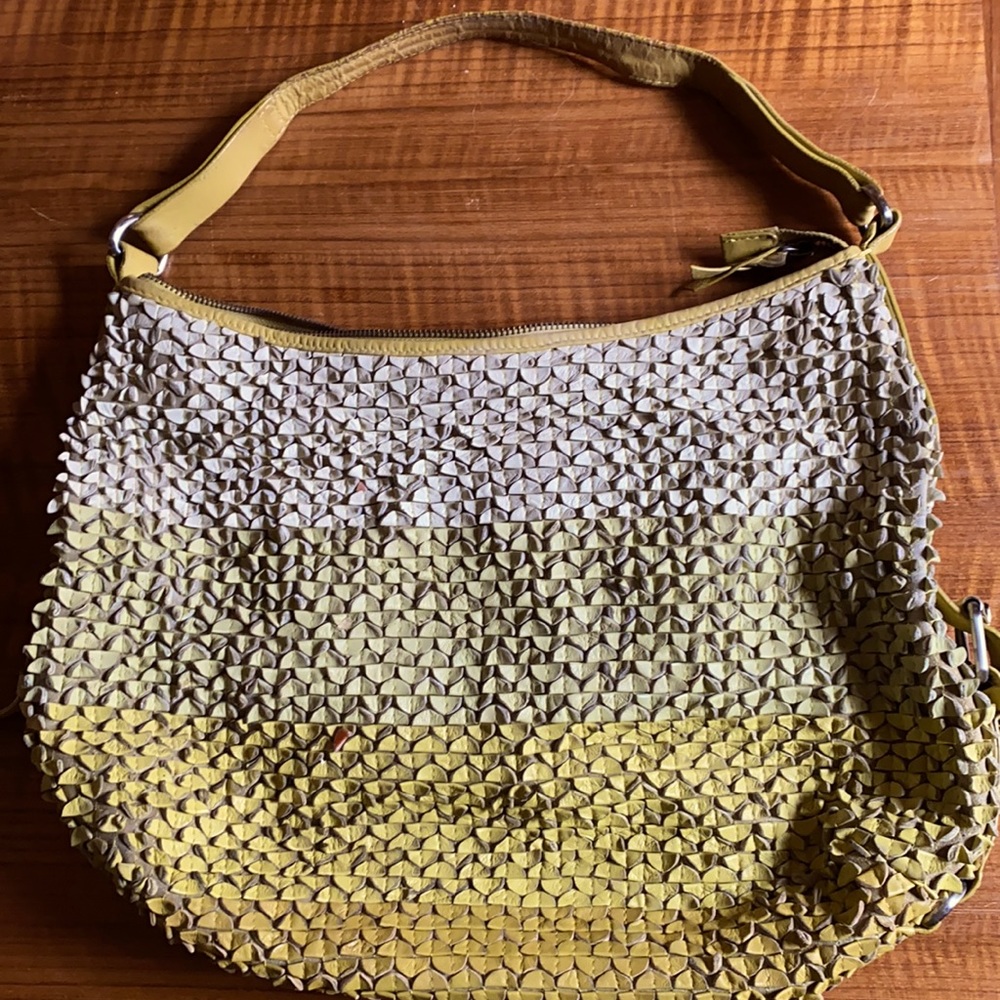 Yellow ombré leather lined shoulder bag w pockets